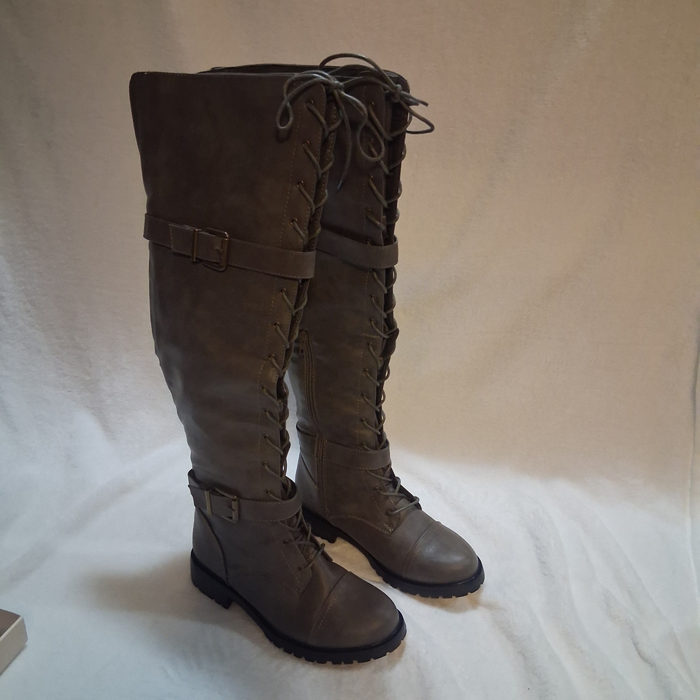 Chic Lace-Up Over the Knee Boots in Gray - Picture 6 of 7